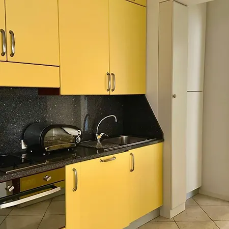 N276 - Numana, Bilocale Fronte Spiaggiola Con Piscina * Нумана