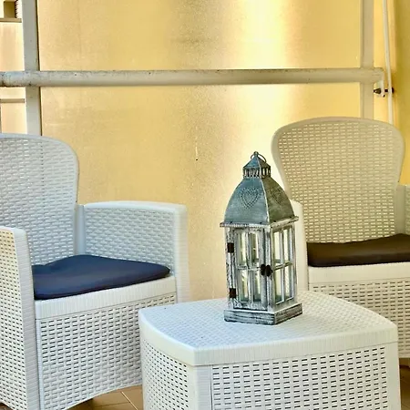 N276 - Numana, Bilocale Fronte Spiaggiola Con Piscina Numana