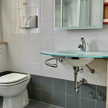 N276 - Numana, Bilocale Fronte Spiaggiola Con Piscina Numana